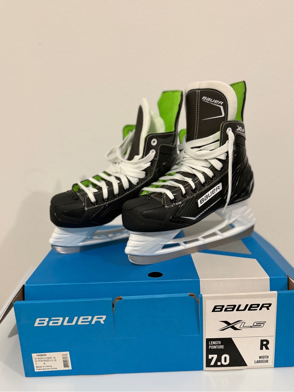 Bauer X-LS Senior Ice Hockey Skates Size 7R – Like New/ Used Once – Box Included